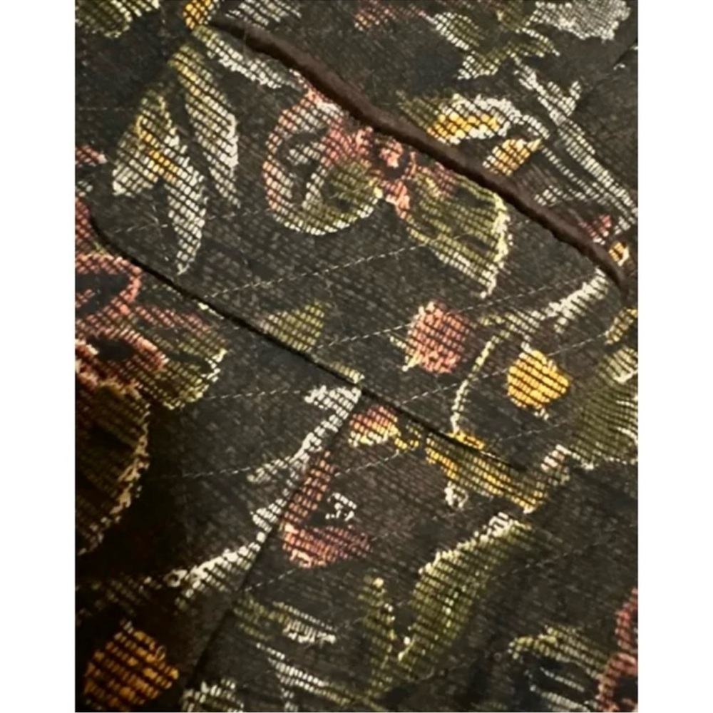 🇨🇦 Vintage quilted vest:Floral on Brown w/green, yellow, orange /Velvet Trim - Picture 2 of 16